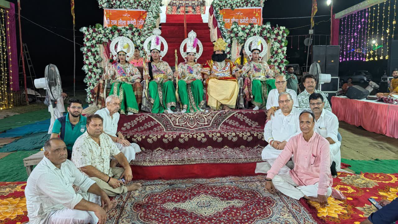 During the ongoing Ramlila in Hoshiarpur, Ram Avatar was staged on the first day and Tadka Vad on the second day.